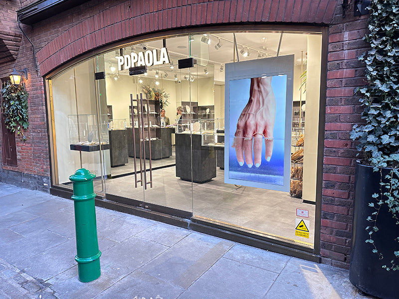 Hanging Double-Sided Window Display 43'' - 55''