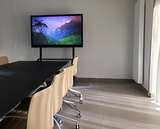 Interactive Multitouch screen smart display digital white board innovative for conference and presentations for meeting or class room - Be Quantum