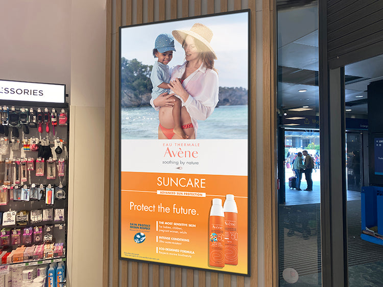 Professional Advertising Display & Commercial Grade Monitors