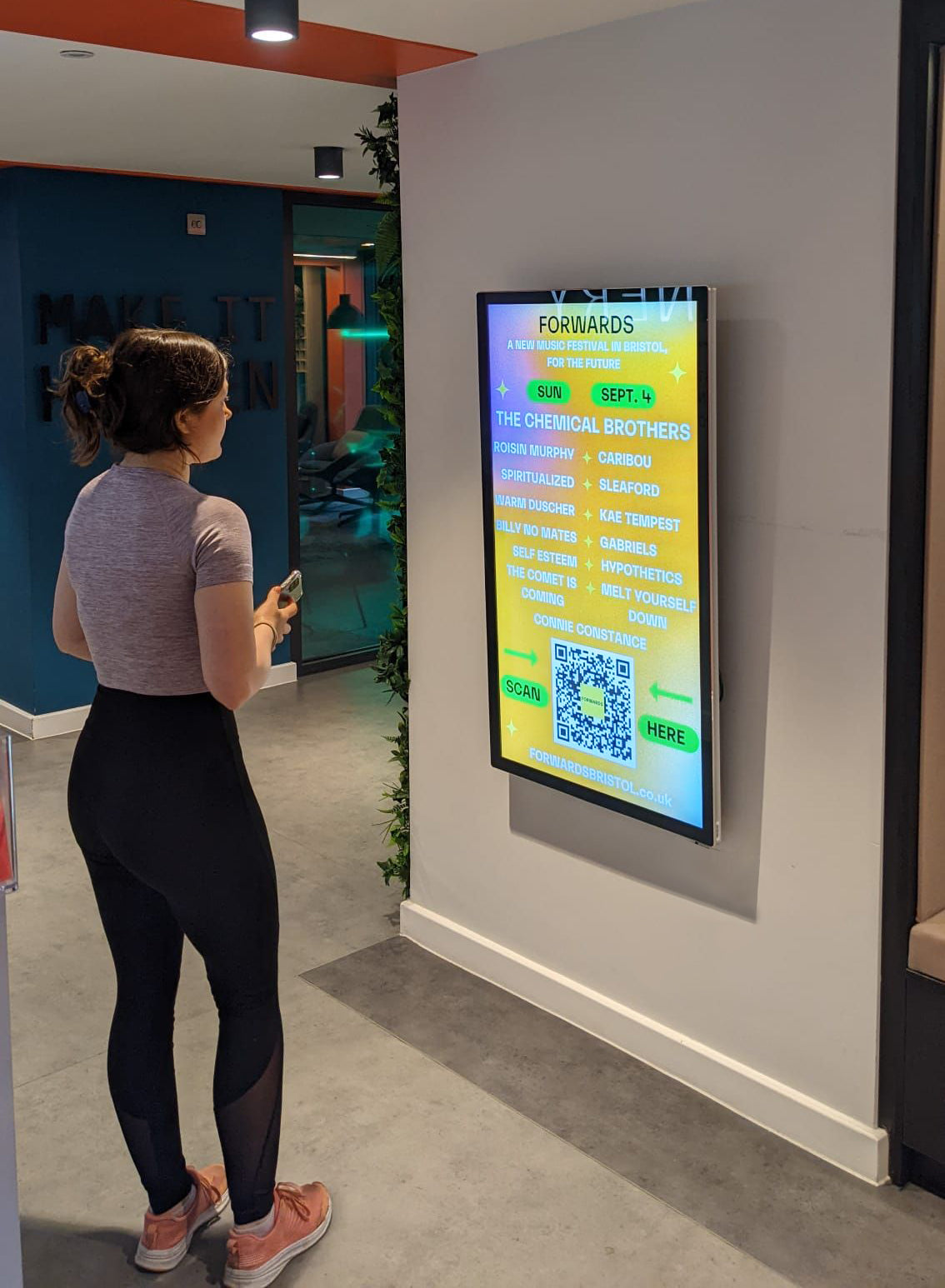 Slimline Pro Digital Advertising Display screen to engage - Be Quantum